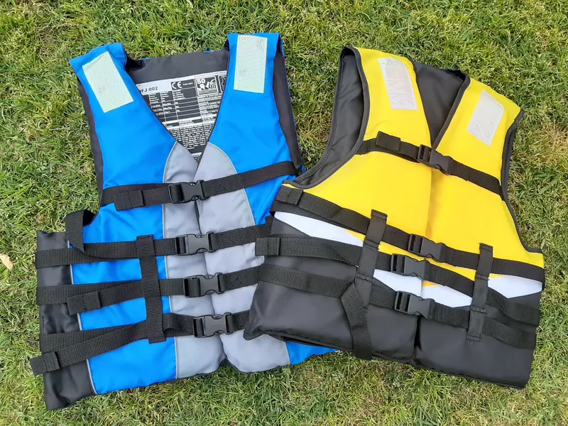Ce-Certified Traditional-Style Personal Flotation Device (Pfd) 1